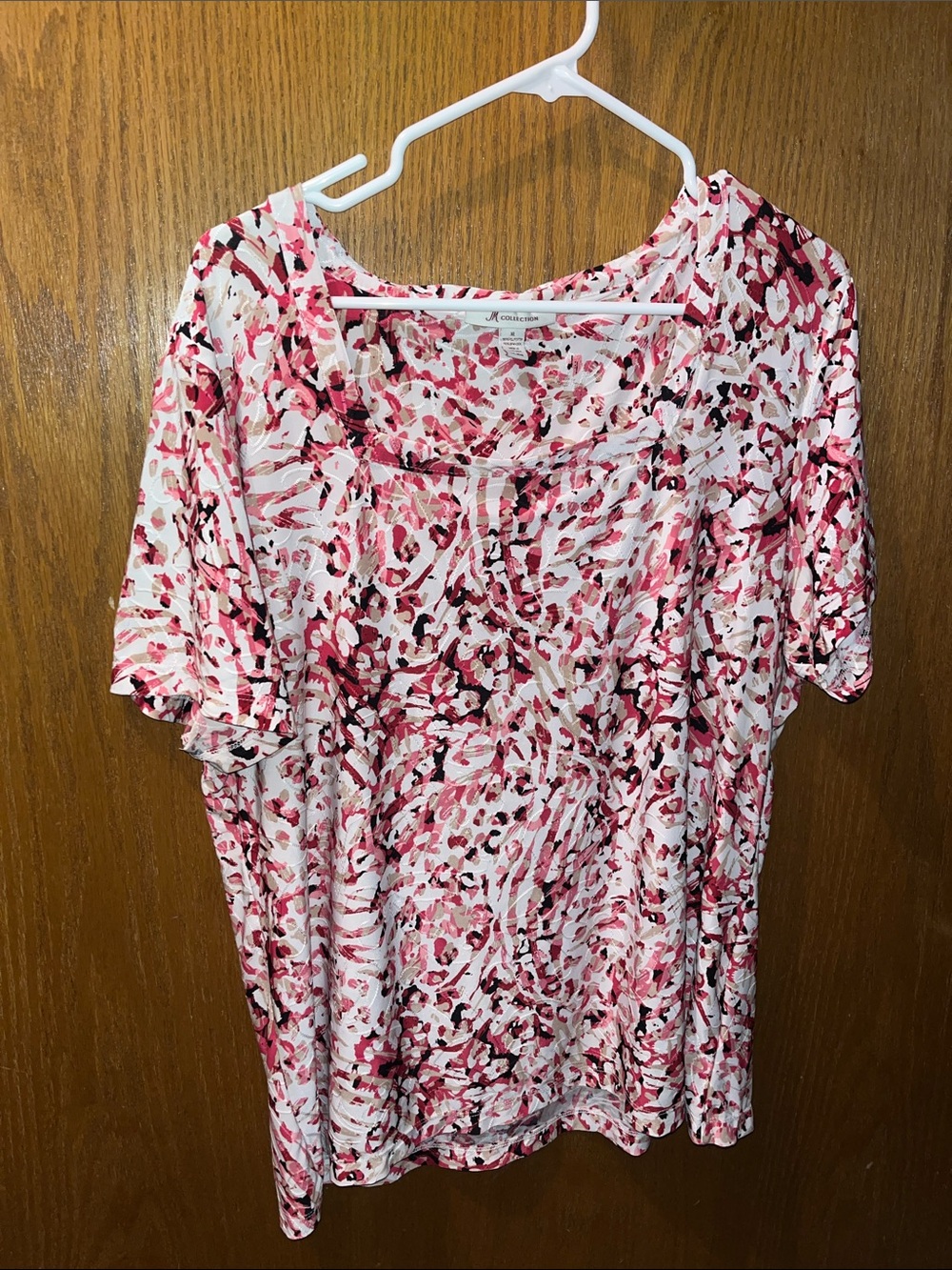 JM Collection Pink, Black and White Abstract Floral Short Sleeve Top